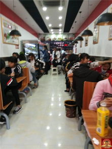 孙新平骨汤麻辣烫加盟指南 条件、流程与预包装食品批发零售解析